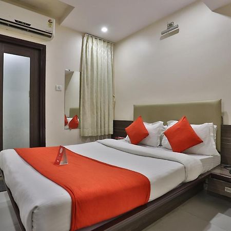 New Rajdhani Hotel Vadodara Dış mekan fotoğraf