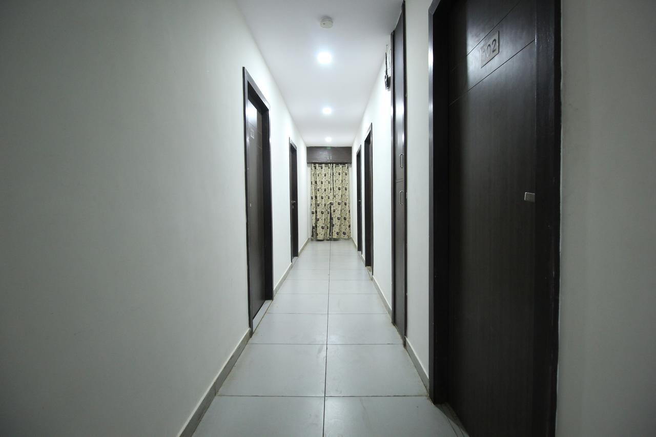 New Rajdhani Hotel Vadodara Dış mekan fotoğraf